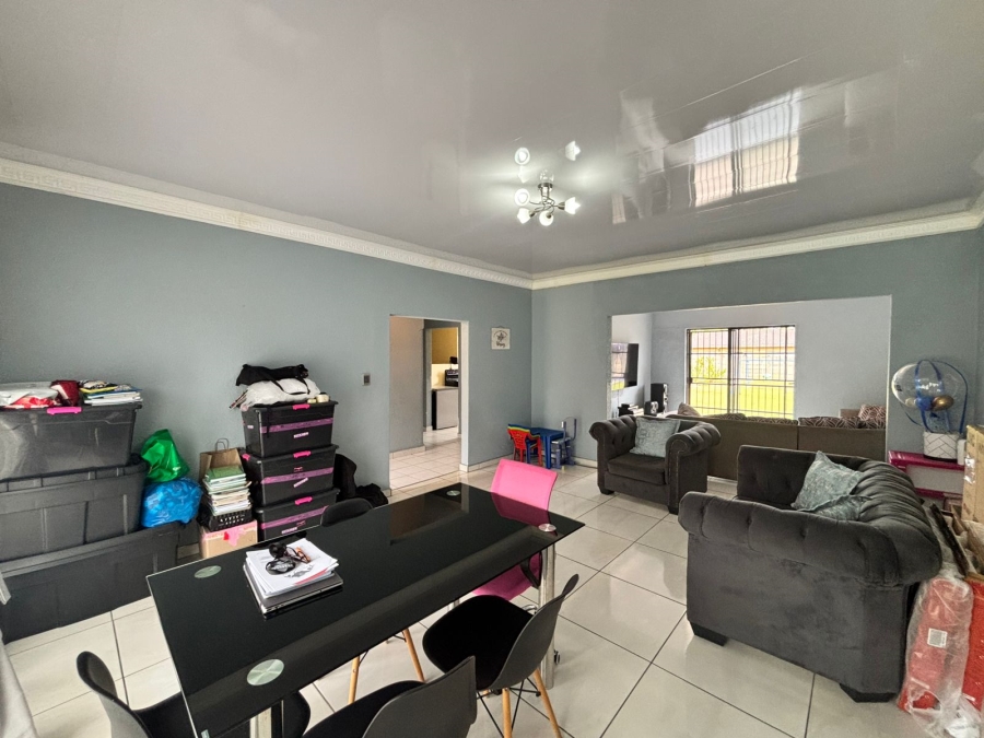 4 Bedroom Property for Sale in La Hoff North West